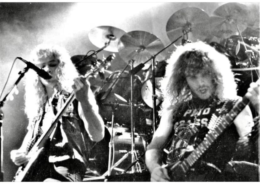 Kerry King tocando con Megadeth